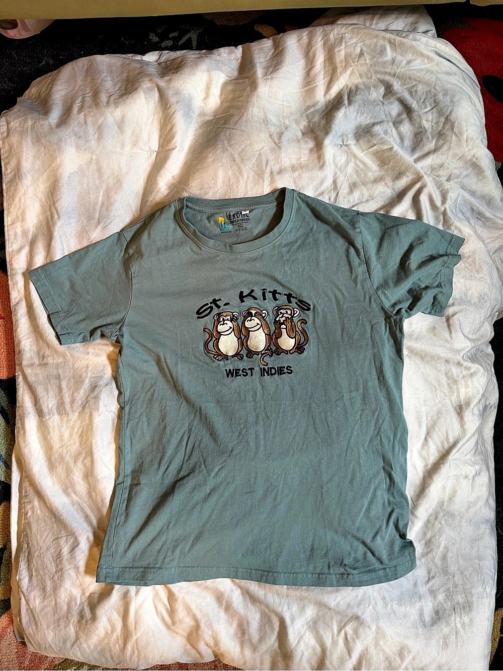 St Kitts West Indies Embroidered Monkey T-Shirt Men’s Large